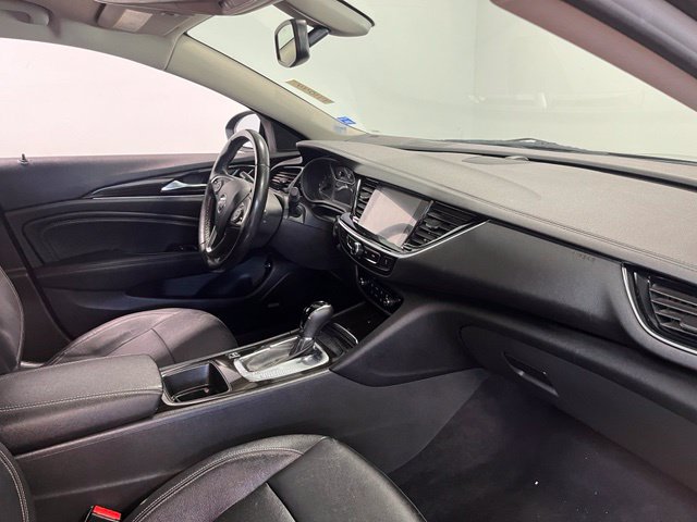 Used 2018 Buick Regal Essence w/ Sights and Sounds Package AWD/4WD image 11