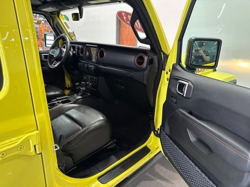 Used 2023 Jeep Gladiator Mojave w/ Cold Weather Group AWD/4WD image 47