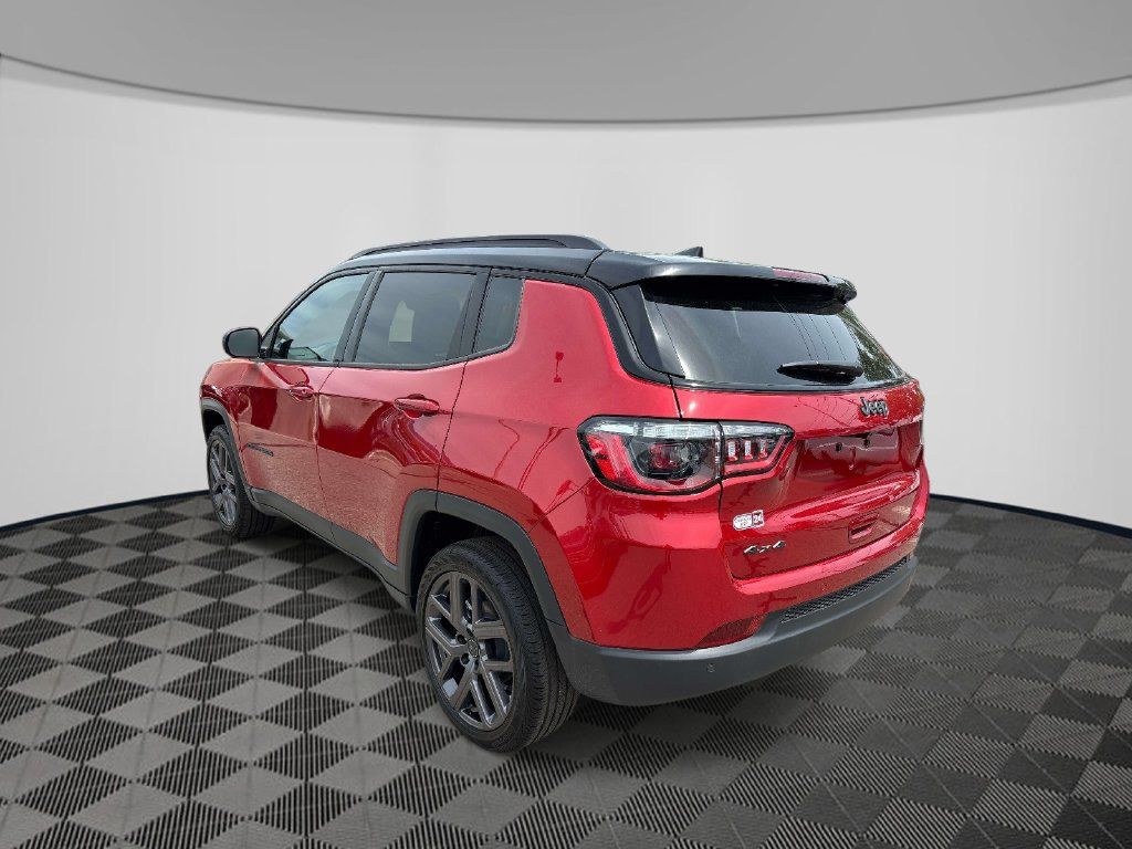 Used 2026 Jeep Compass Limited AWD/4WD image 3