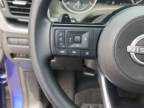 Used 2023 Nissan Rogue SV image 20