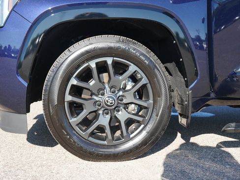 Used 2026 Toyota Sequoia Platinum AWD/4WD image 33