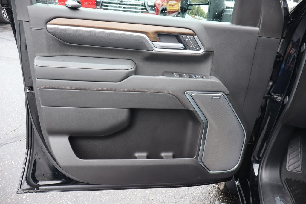 Used 2025 Chevrolet Silverado 3500 High Country w/ High Country Premium Package AWD/4WD image 23