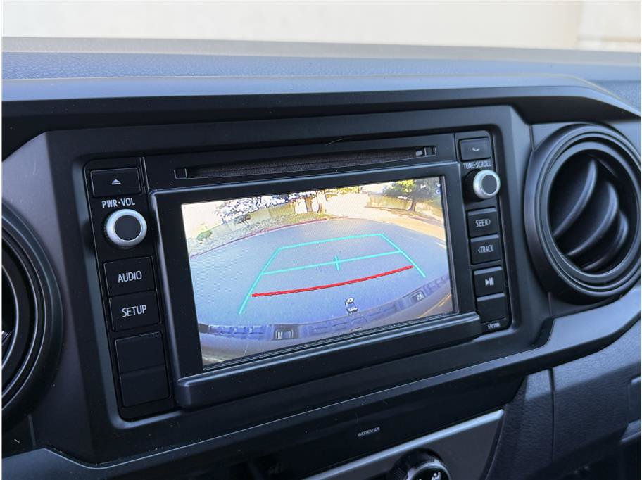 Used 2017 Toyota Tacoma SR AWD/4WD image 12
