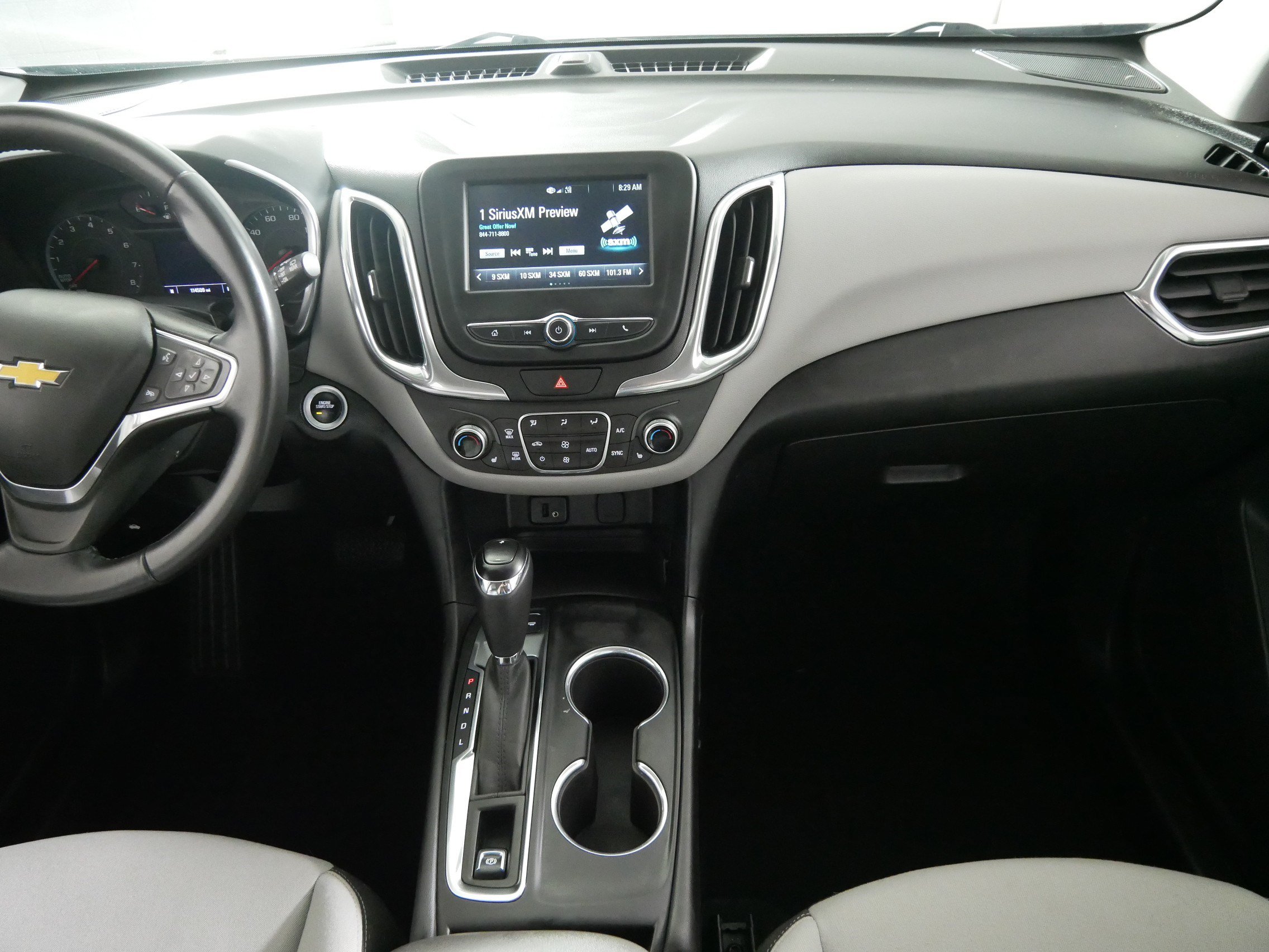Used 2018 Chevrolet Equinox LT w/ LPO, Floor Liner Package AWD/4WD image 10