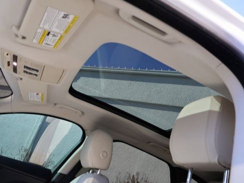 Used 2017 Jaguar F-PACE Prestige image 40