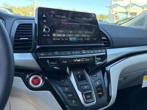 New 2026 Honda Odyssey Touring image 28