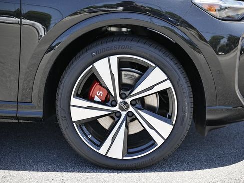 New 2026 Audi SQ5 Premium Plus AWD/4WD image 4