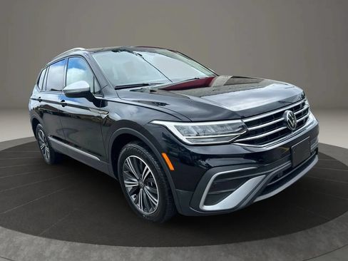 Used 2024 Volkswagen Tiguan Wolfsburg Edition AWD/4WD image 3