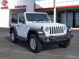 Used 2021 Jeep Wrangler Sport AWD/4WD video 2