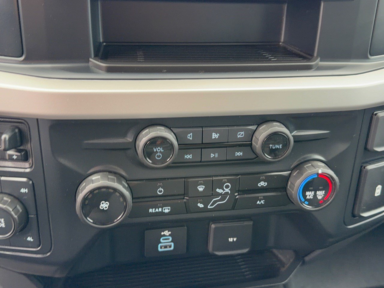 Used 2024 Ford F250 XL w/ STX Appearance Package AWD/4WD image 22