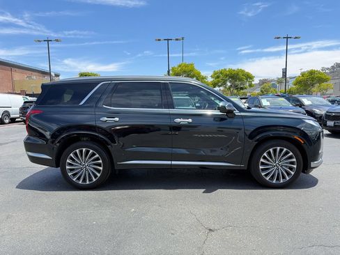 Used 2025 Hyundai Palisade Calligraphy FWD image 6