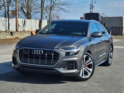 Used 2019 Audi Q8 Premium Plus w/ Premium Plus image 2