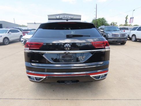 Used 2021 Volkswagen Atlas Cross Sport SEL R-Line FWD image 11