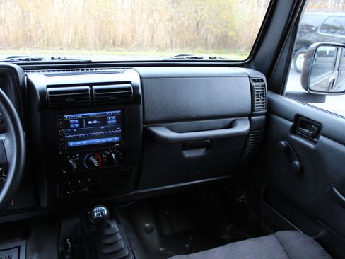 Used 2004 Jeep Wrangler SE w/ Ecco Tire & Wheel Group image 19