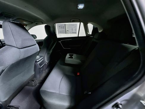 Used 2020 Toyota RAV4 LE FWD image 27