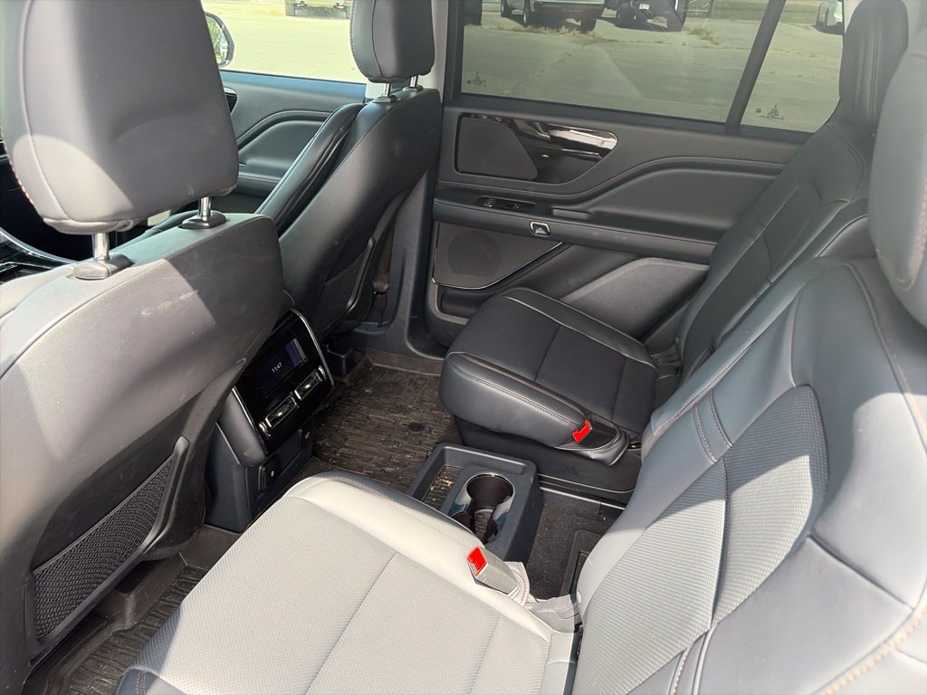 Used 2026 Lincoln Aviator AWD image 11
