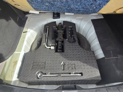 Used 2021 Nissan Kicks S FWD image 31