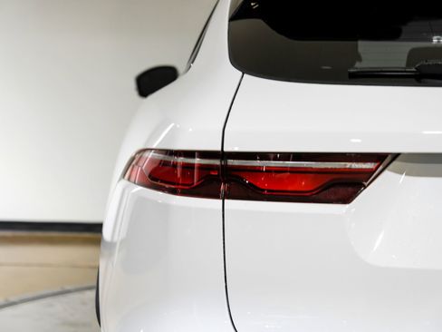 Used 2024 Jaguar F-PACE R-Dynamic S AWD/4WD image 59