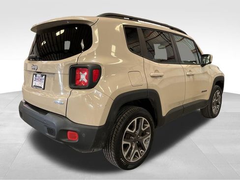 Used 2016 Jeep Renegade Latitude w/ Advanced Technology Group image 5