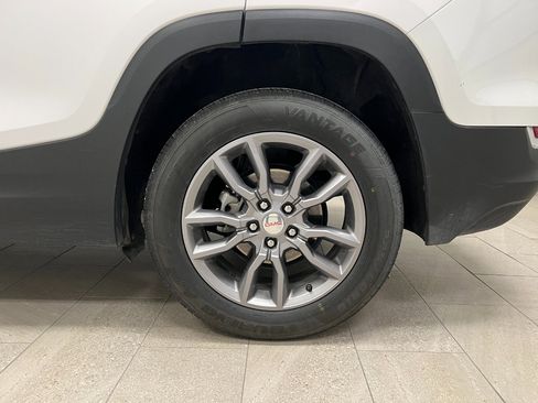 Used 2024 GMC Terrain SLT image 55