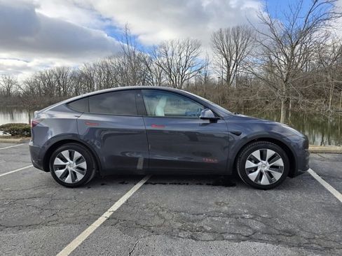 Used 2021 Tesla Model Y Long Range image 6