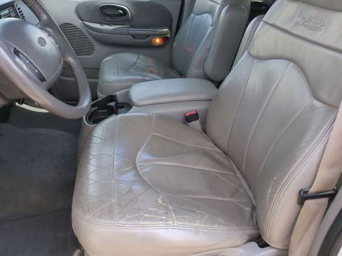 Used 2001 Ford F150 Lariat AWD/4WD image 16