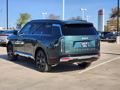 New 2027 Kia Telluride SX w/ Towing Package image 3