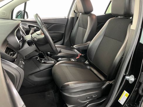 Certified 2022 Buick Encore Preferred w/ Safety Package image 20