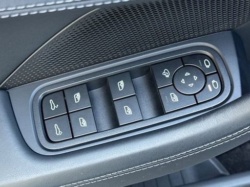 Used 2024 Porsche Panamera RWD image 12