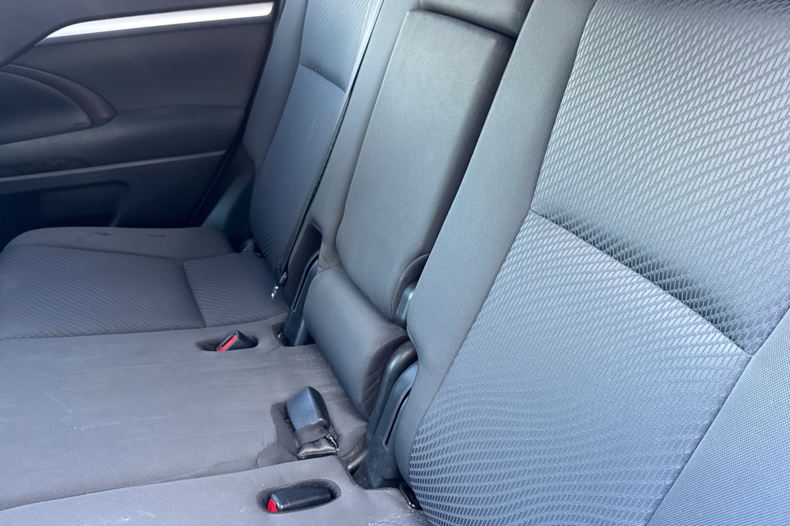 Used 2019 Toyota Highlander LE FWD image 8