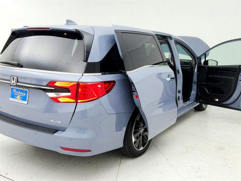 Used 2024 Honda Odyssey Elite image 12