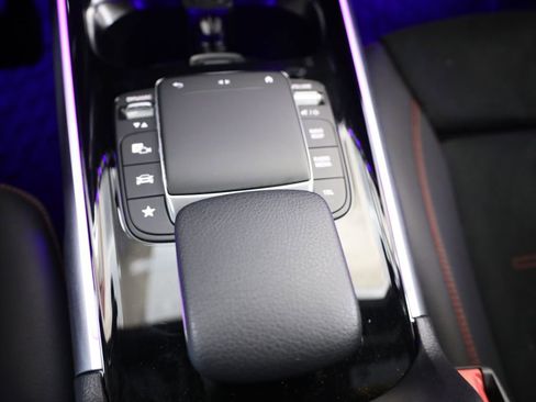 Used 2023 Mercedes-Benz GLB 250 4MATIC image 20