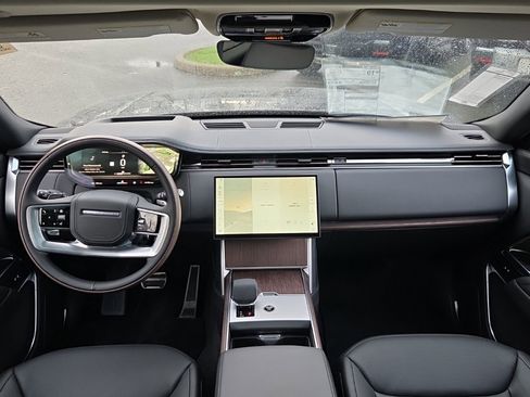 New 2025 Land Rover Range Rover SE image 22