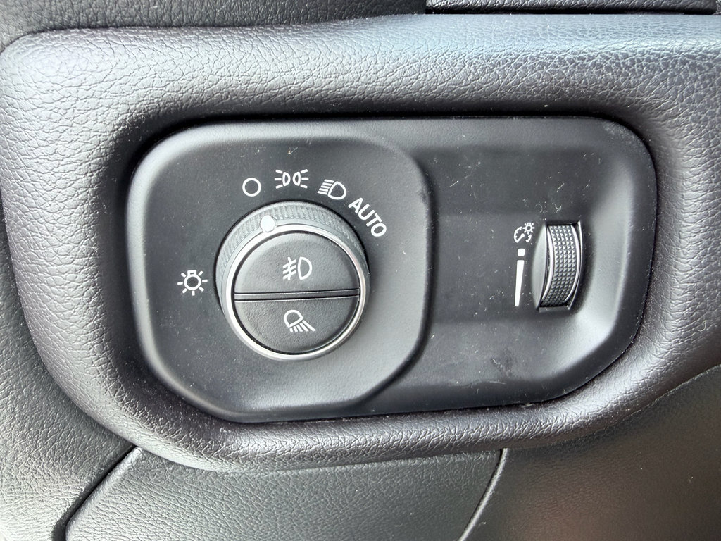 Used 2024 RAM 3500 Big Horn AWD/4WD image 12