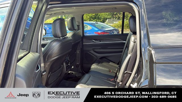 Used 2023 Jeep Grand Cherokee L Limited AWD/4WD image 23
