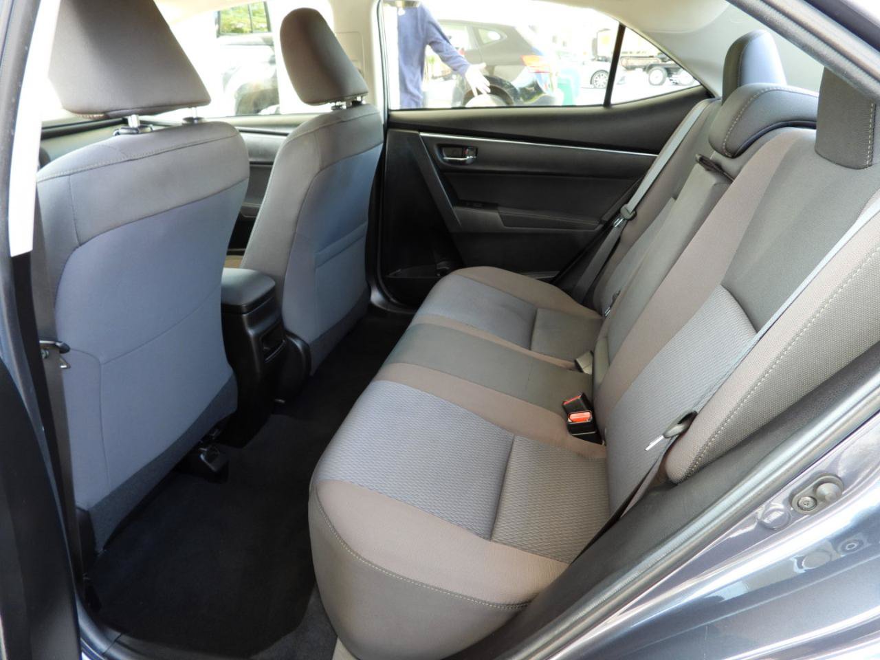 Used 2019 Toyota Corolla LE FWD image 32