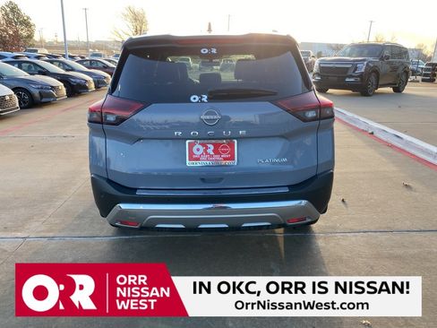 Used 2023 Nissan Rogue Platinum w/ Platinum Premium Package image 4