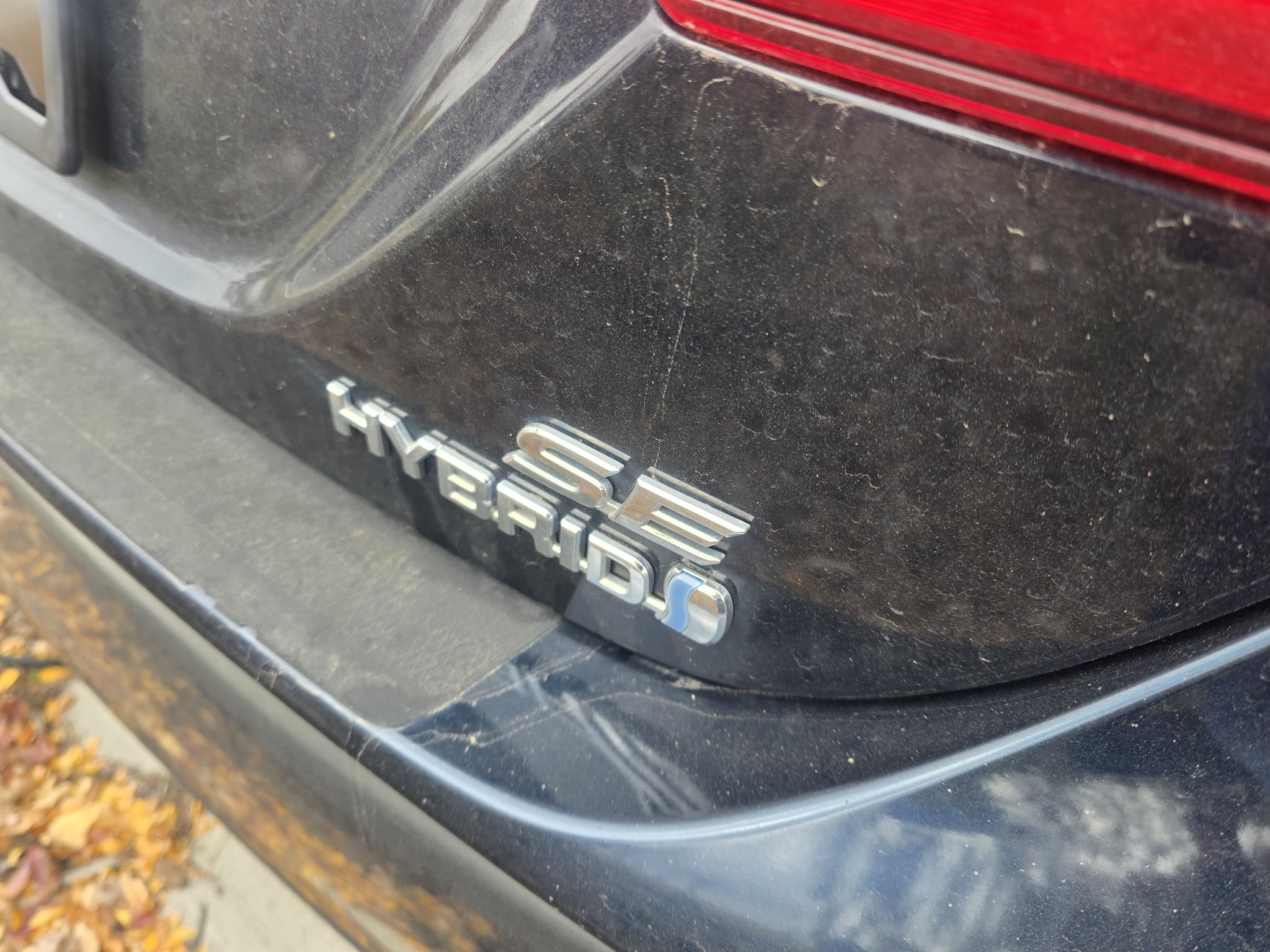 Used 2020 Toyota Camry SE w/ Sunroof Package FWD image 11