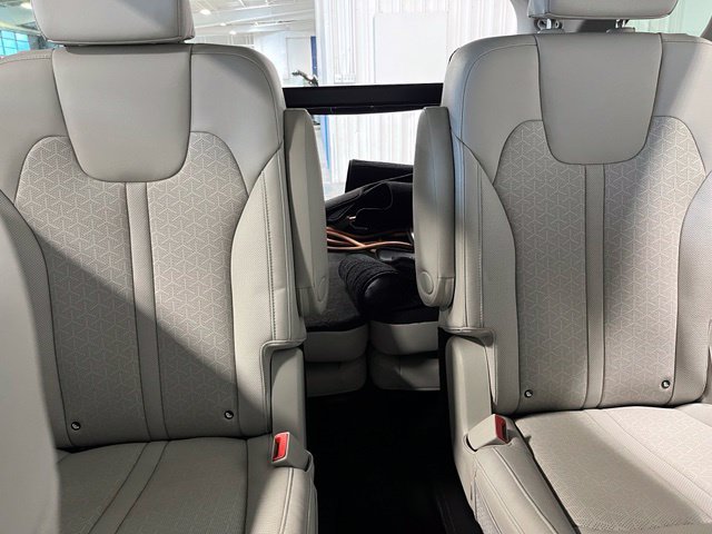 Used 2022 Kia Sorento SX Prestige w/ Panoramic Sunroof Package AWD/4WD image 12
