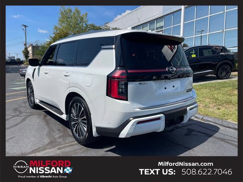 Certified 2025 Nissan Armada Platinum Reserve AWD/4WD image 3