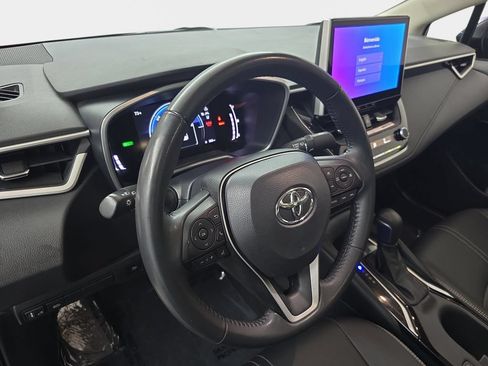 Used 2025 Toyota Corolla XLE FWD image 18