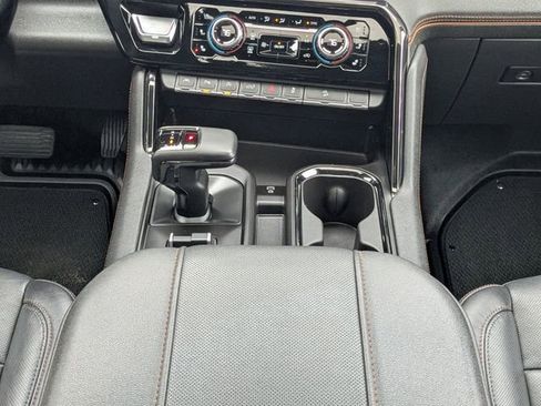 Used 2024 GMC Sierra 1500 AT4 w/ Technology Package image 19