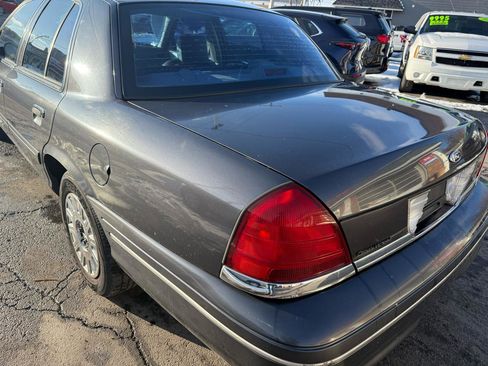 Used 2005 Ford Crown Victoria Police Interceptor RWD image 10