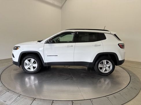 Used 2022 Jeep Compass Latitude w/ Convenience Group AWD/4WD image 4