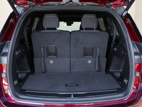 Used 2025 Jeep Grand Cherokee L Laredo w/ Luxury Tech Group I RWD image 9