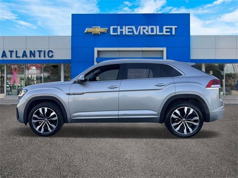 Used 2022 Volkswagen Atlas Cross Sport SEL Premium R-Line image 4