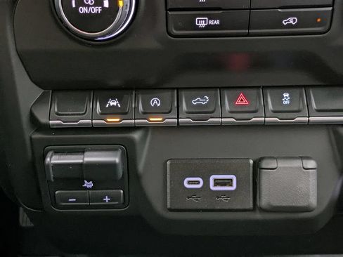 Used 2024 Chevrolet Silverado 1500 Custom AWD/4WD image 7