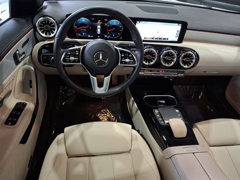 Used 2023 Mercedes-Benz CLA 250 4MATIC image 10