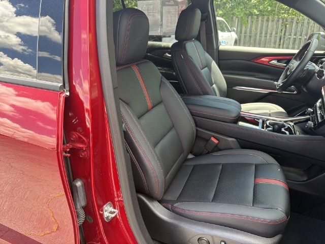 Certified 2026 Chevrolet Traverse RS w/ LPO, Floor Liner Package AWD/4WD image 21