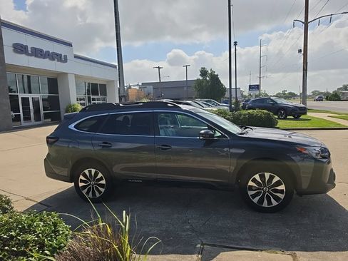 Used 2023 Subaru Outback Limited AWD/4WD image 2